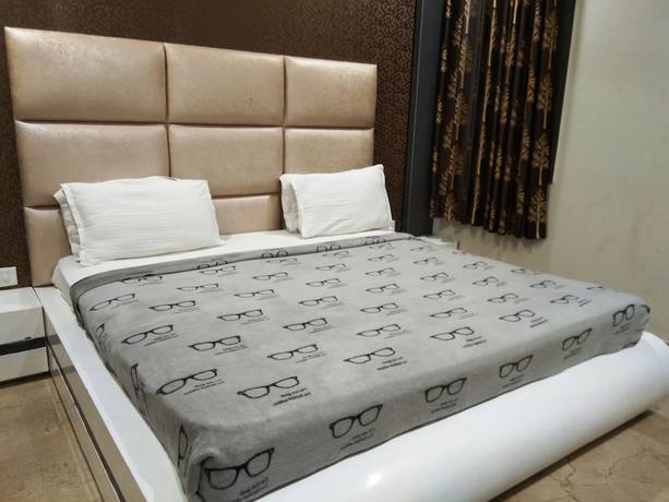 Imagen de la habitación del Hotel R P. Foto 7