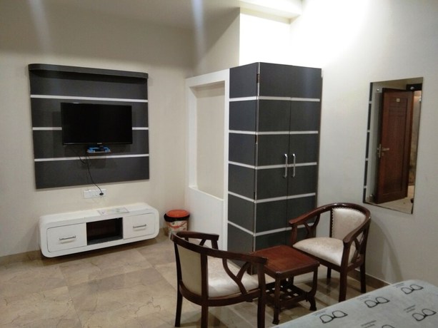 Imagen de la habitación del Hotel R P. Foto 13