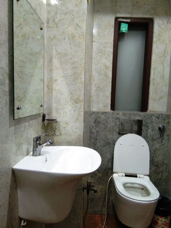 Imagen de la habitación del Hotel R P. Foto 15
