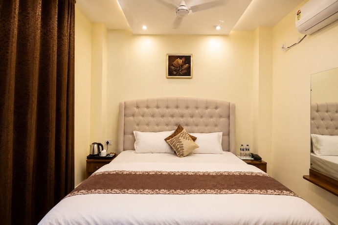 Imagen de la habitación del Hotel R Raghavam. Foto 2