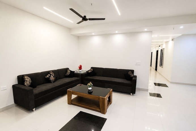 Imagen de los interiores del Hotel R Raghavam. Foto 15