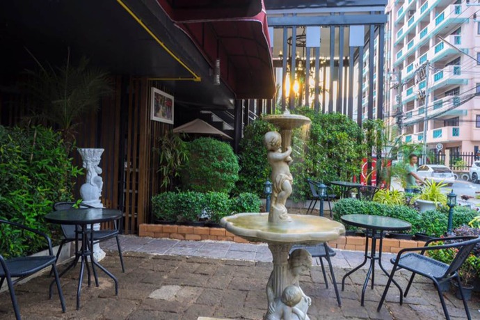 Imagen de los exteriores del Hotel R1 Nimman Chiangmai. Foto 19