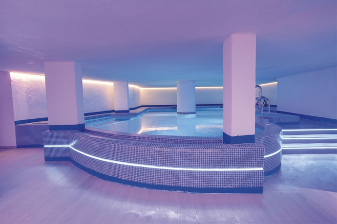 Imagen de la piscina del Hotel R2 Bahia Cala Ratjada - Adults Only. Foto 12