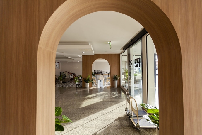 Imagen de los interiores del Hotel R2 Chiangmai. Foto 15