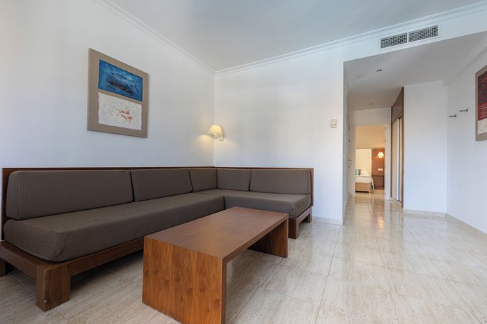 Imagen de la habitación del Hotel R2 Lago Playa Park. Foto 3