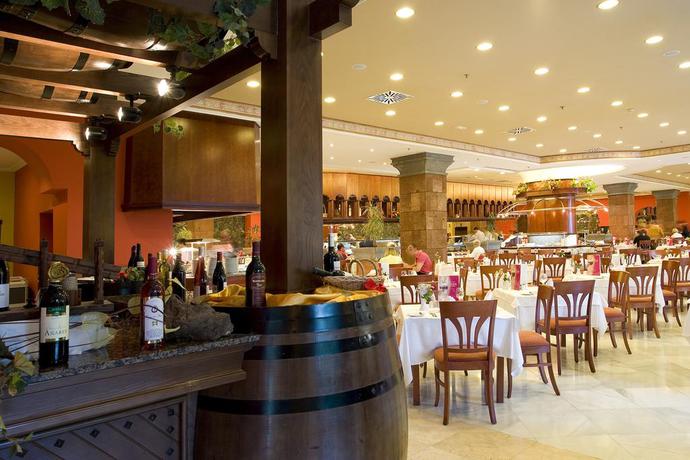 Imagen del bar/restaurante del Hotel R2 Rio Calma Spa and Conferencce. Foto 11