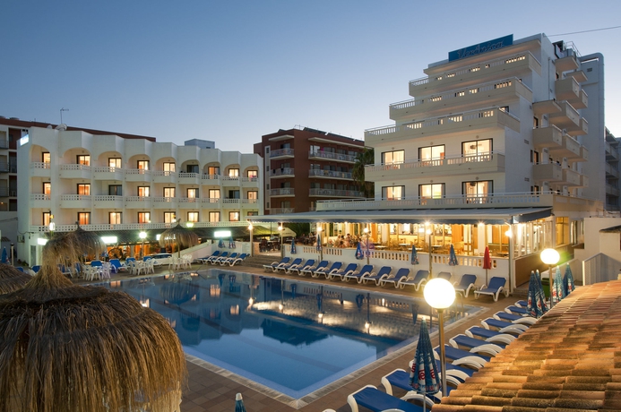 Imagen de la piscina del Hotel R2 Verónica. Foto 15