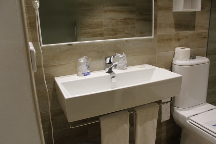 Imagen de la habitación del Hotel R2 Verónica. Foto 8