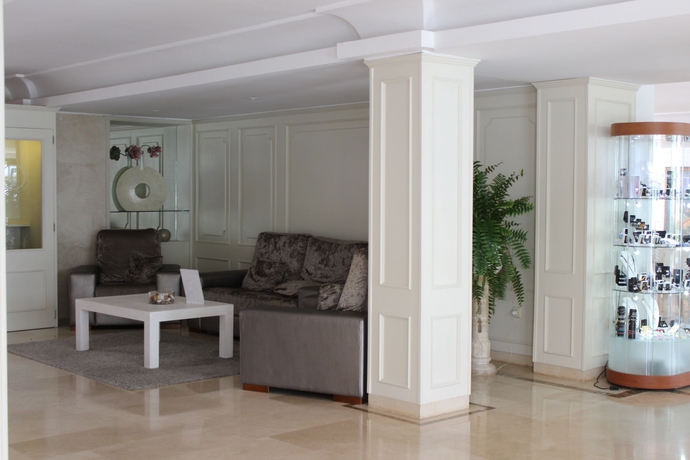 Imagen de los interiores del Hotel R2 Verónica. Foto 13