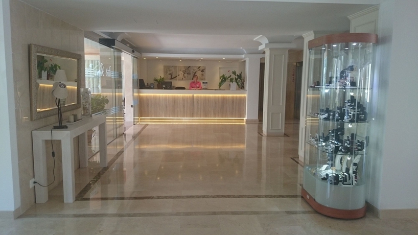 Imagen de los interiores del Hotel R2 Verónica. Foto 14