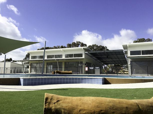 Imagen de los exteriores del Hotel RAC Cervantes Holiday Park. Foto 14