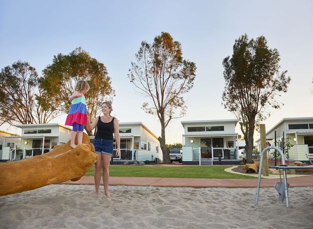 Imagen de los exteriores del Hotel RAC Cervantes Holiday Park. Foto 15