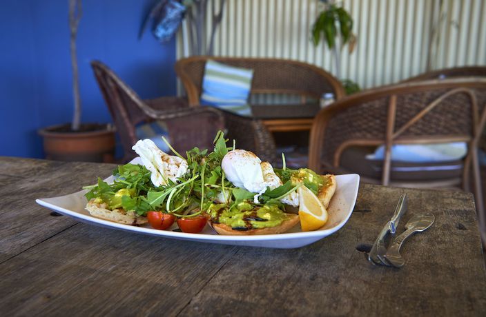 Imagen del bar/restaurante del Hotel RAC Cervantes Holiday Park. Foto 3