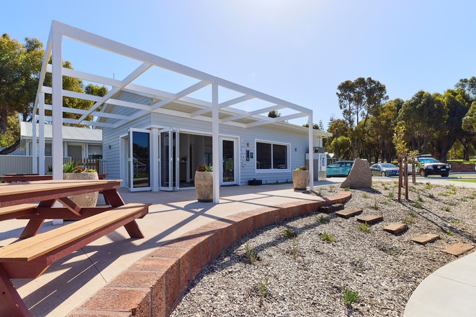 Imagen de los interiores del Hotel RAC Esperance Holiday Park. Foto 20