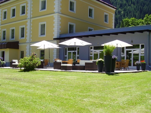 Imagen de los exteriores del Hotel RADER. Foto 11