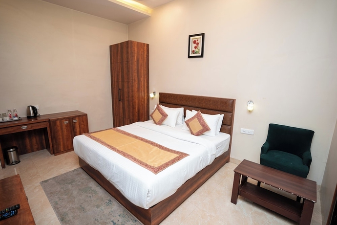 Imagen de la habitación del Hotel RADIANCE COURTYARD. Foto 11