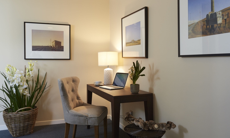 Imagen de los interiores del Hotel RAETIHI LODGE. Foto 12