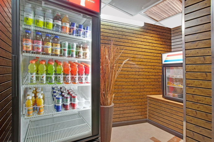 Imagen del bar/restaurante del Hotel RAMADA BRONX. Foto 3