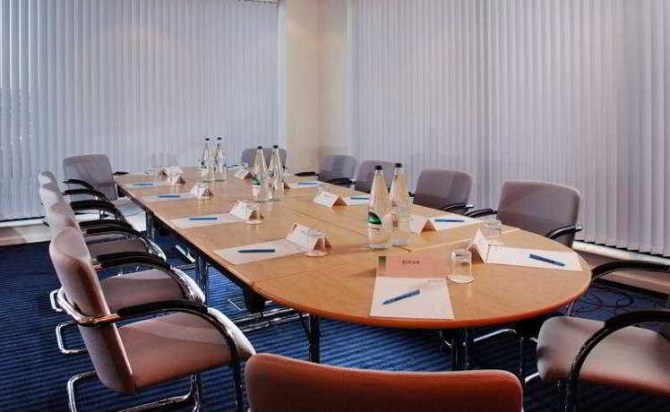 Imagen de los interiores del Hotel RAMADA ENCORE. Foto 5