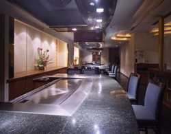 Imagen del bar/restaurante del Hotel RAMADA, Osaka. Foto 1