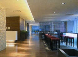 Imagen del bar/restaurante del Hotel RAMADA, Osaka. Foto 3