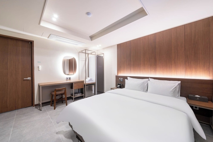 Imagen de la habitación del Hotel RAMPART HOTEL. Foto 2