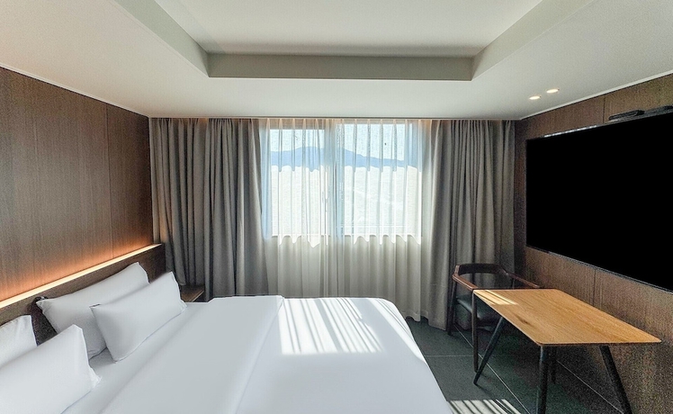 Imagen de la habitación del Hotel RAMPART HOTEL. Foto 3