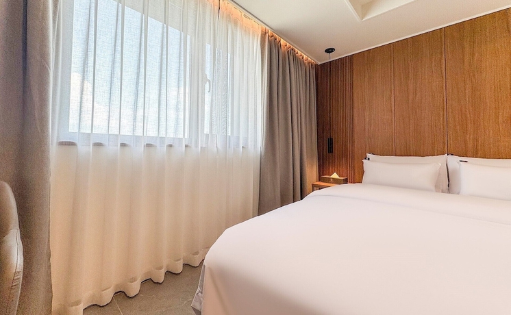 Imagen de la habitación del Hotel RAMPART HOTEL. Foto 4