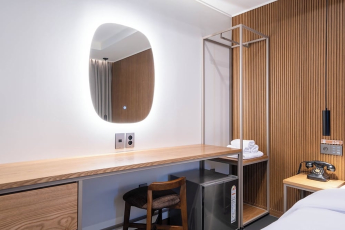 Imagen de la habitación del Hotel RAMPART HOTEL. Foto 6