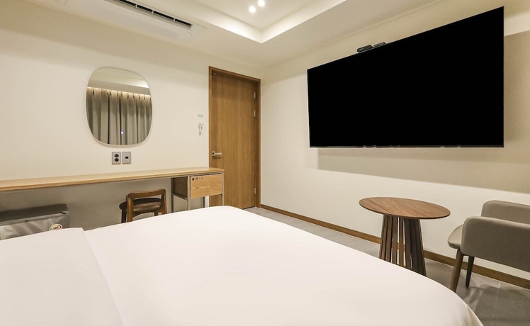 Imagen de la habitación del Hotel RAMPART HOTEL. Foto 8