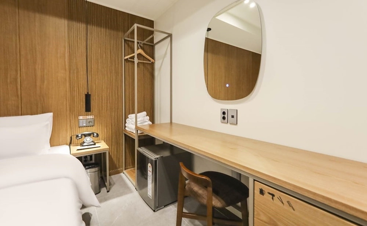Imagen de la habitación del Hotel RAMPART HOTEL. Foto 9