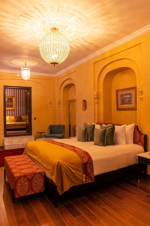 Imagen de la habitación del Hotel RAN BAAS The Palace. Foto 2