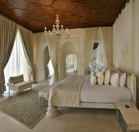 Imagen de la habitación del Hotel RAN BAAS The Palace. Foto 12