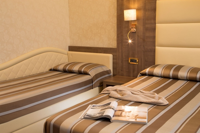 Imagen de la habitación del Hotel RANIERI. Foto 11