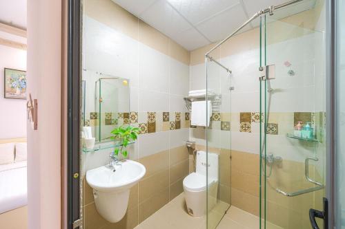 Imagen de la habitación del Hotel RAON Central. Foto 19