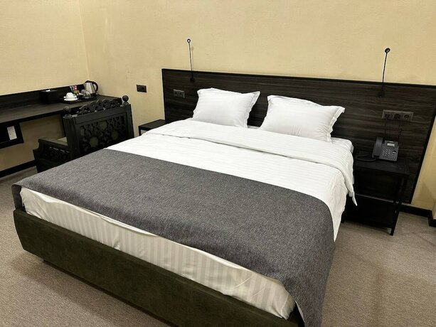 Imagen de la habitación del Hotel RASODA AND RESTAURANT. Foto 15