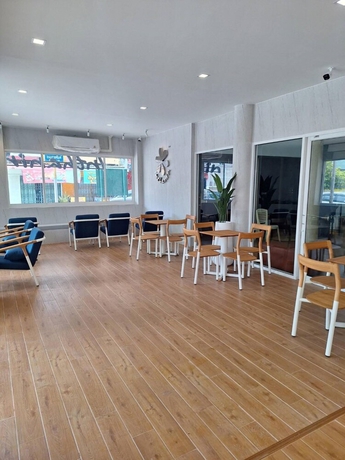 Imagen de los interiores del Hotel RATANASIRI HOTEL. Foto 15