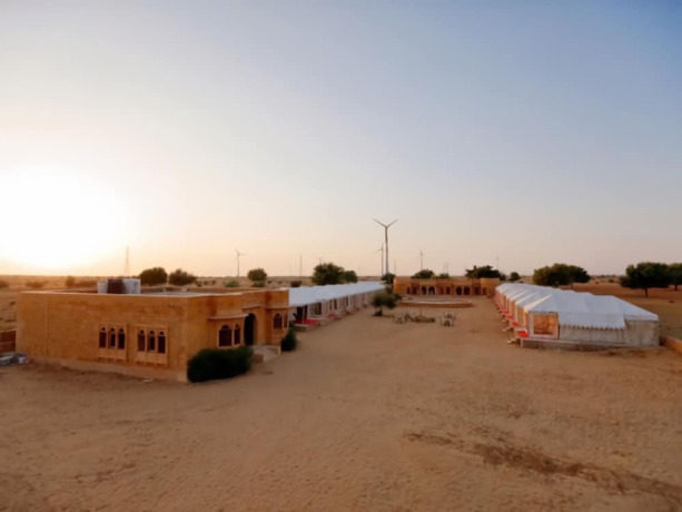 Imagen de los exteriores del Hotel RATNAWALI CAMPS. Foto 15