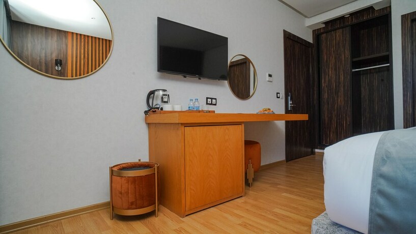 Imagen general del Hotel RAZANE. Foto 13