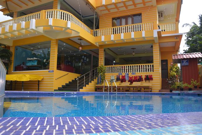 Imagen de la piscina del Hotel RBR Beach Resort Calangute. Foto 18
