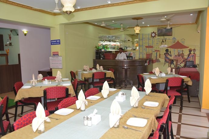 Imagen del bar/restaurante del Hotel RBR Beach Resort Calangute. Foto 7
