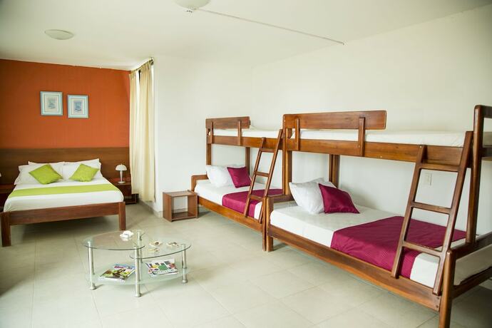 Imagen de la habitación del Hotel RC Tonsupa. Foto 16