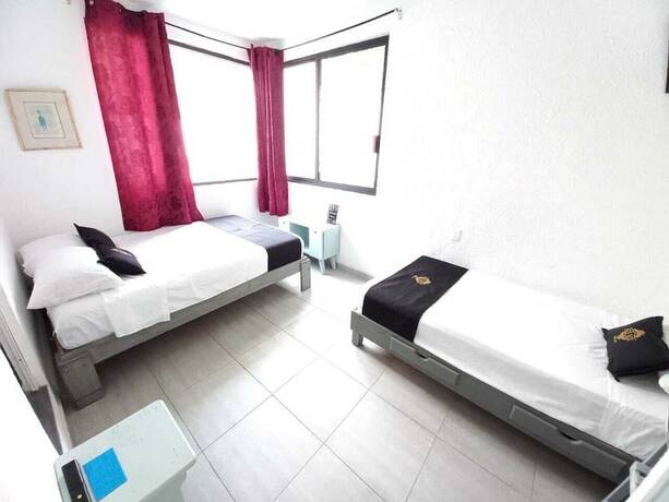 Imagen de la habitación del Hotel RCH Suite. Foto 11