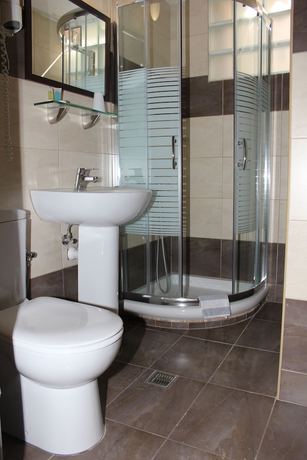 Imagen de la habitación del Hotel REA, Heraklion. Foto 5