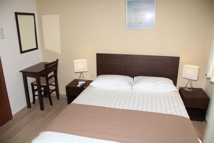Imagen de la habitación del Hotel REA, Heraklion. Foto 15