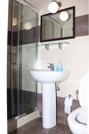 Imagen de la habitación del Hotel REA, Heraklion. Foto 16