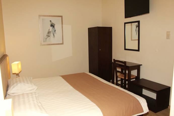 Imagen de la habitación del Hotel REA, Heraklion. Foto 17
