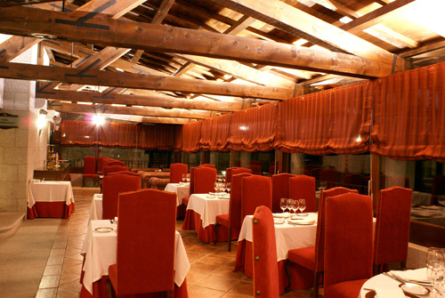 Imagen del bar/restaurante del Hotel REAL DE BOHOYO. Foto 2