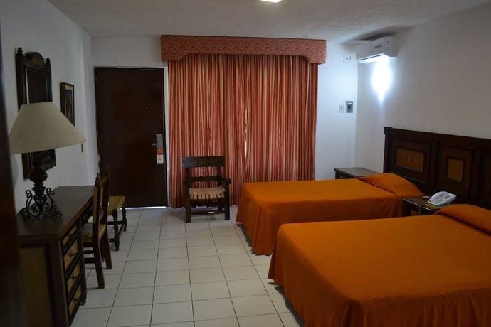 Imagen de la habitación del Hotel REAL HOTEL, Tecom&aacute;n. Foto 3