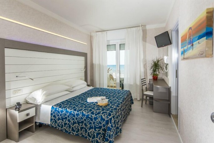 Imagen de la habitación del Hotel RECORD, Riccione. Foto 6